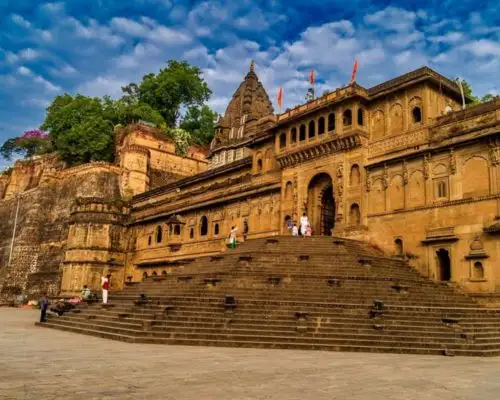 Indore to Maheshwar